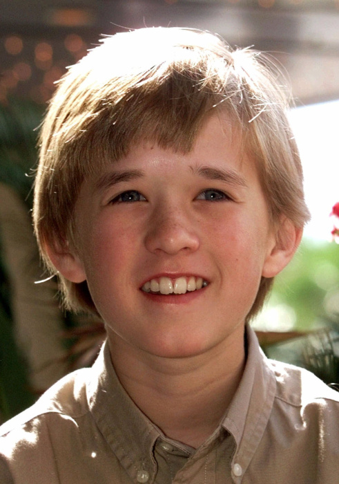 2-haley-joel-osment-art-ggau9ueb-12-haley-joel-pic-2