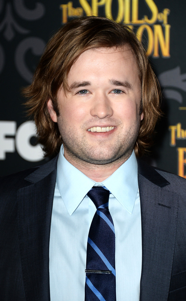 rs_634x1024-140108163610-634.Haley-Joel-Osment-The-Spoils-Of-Babylon-LA.ms.010814