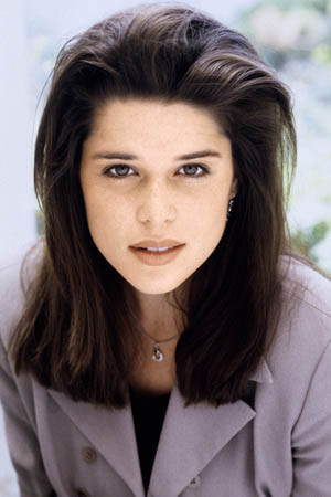 neve-campbell-210411