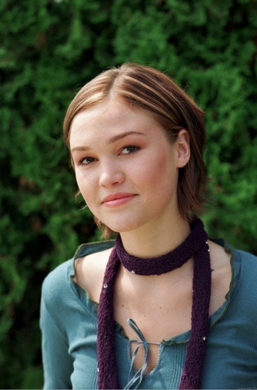 Julia-Stiles-Man-Repeller-20