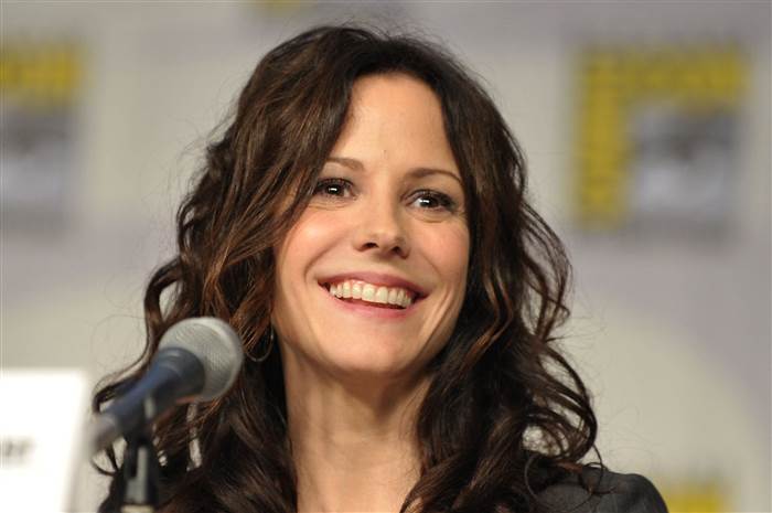 mary-louise-parker-inline-03-151111_8fe8d7b96c6f509b1ee8c2c3c888abc4.today-inline-large