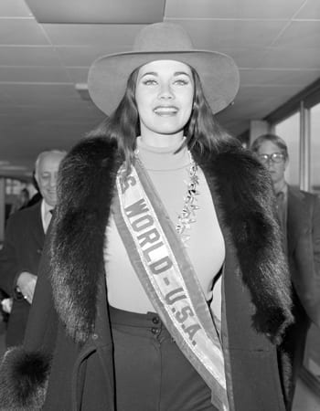 miss-world-lynda-carter-0530-400