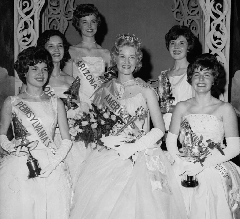 diane-sawyer-crowned-kentucky-junior-1963-1024x934