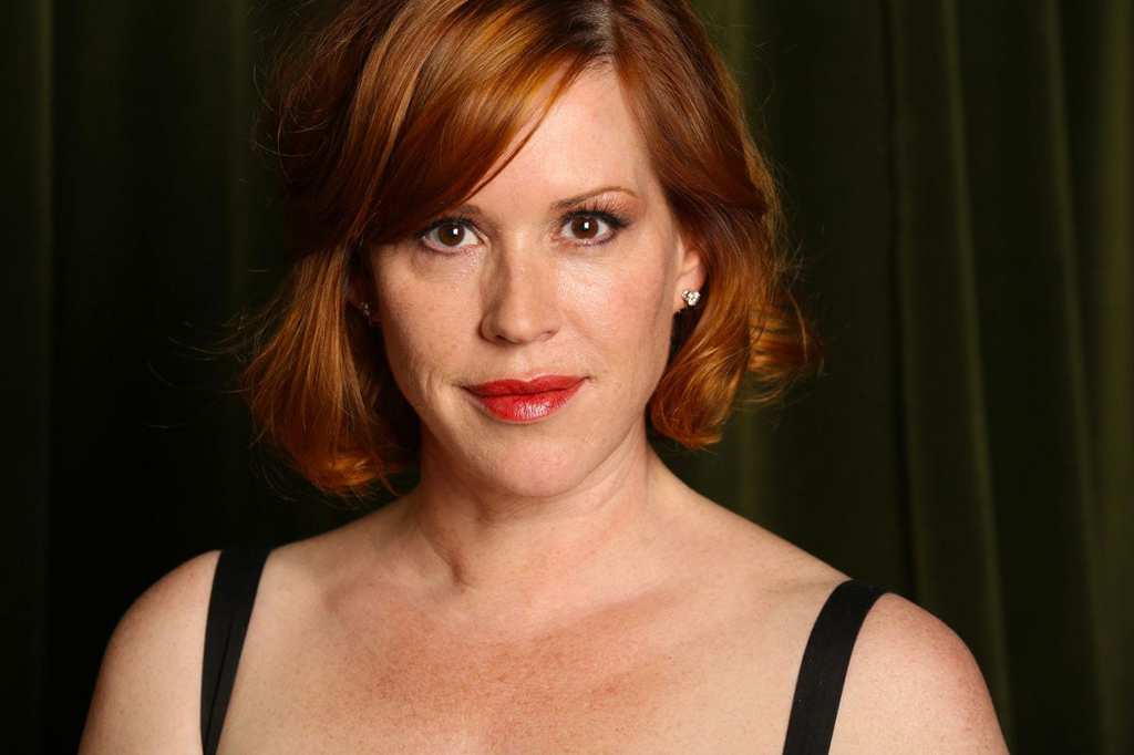 Larson-Molly-Ringwald-1200