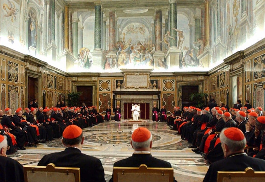 Vatican-City-Priests--1024x703
